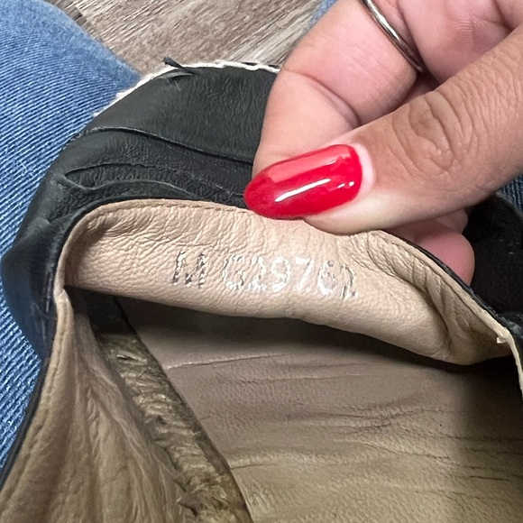 CHANEL Authentic Black Lambskin CC Espadrilles - Picture 4 of 7